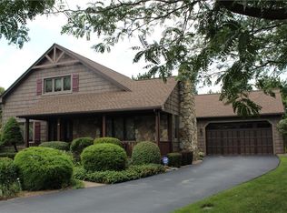 60 Sewilo Hills Dr, Rochester, NY 14622