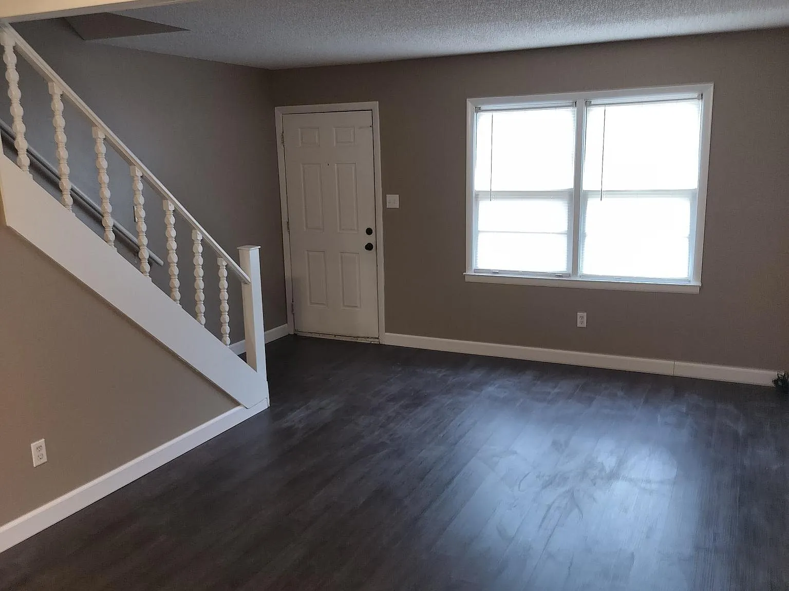 2 bed, 1080 sqft, $1,225 — Photo 2