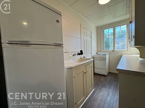 5th image of 243-245 N Holly St #1