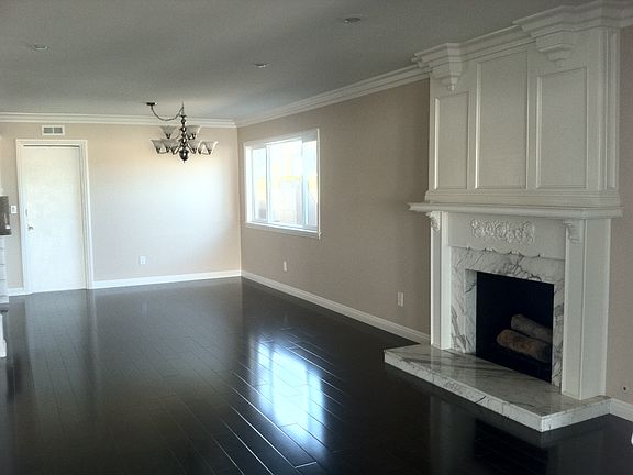 Living / Dining Area