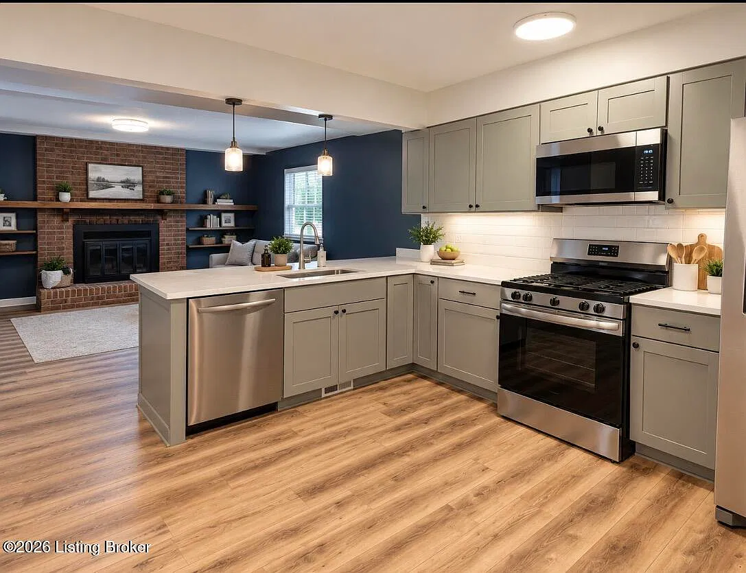 3 bed, 2.0 bath, 2508 sqft, $2,350 — Photo 2