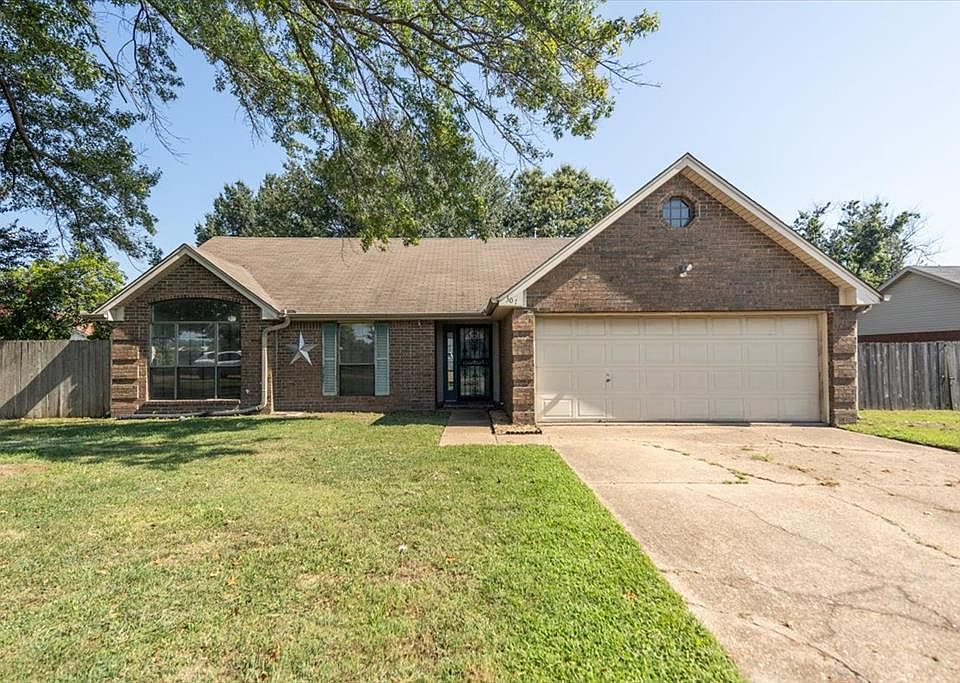 1st image of 307 Southwind Dr
