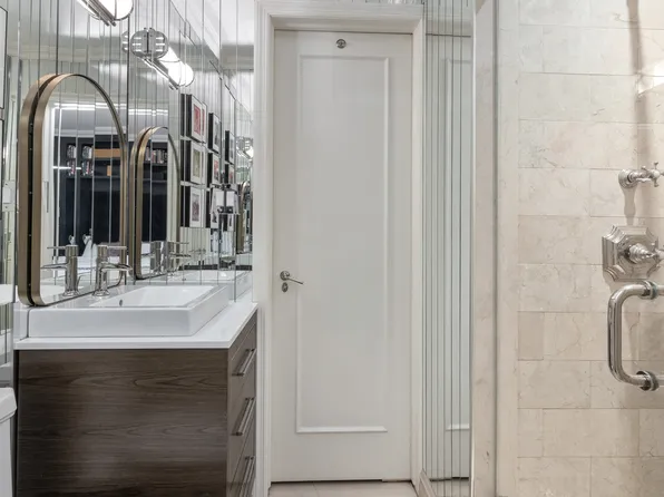 125 East 74th Street image 9 of 9