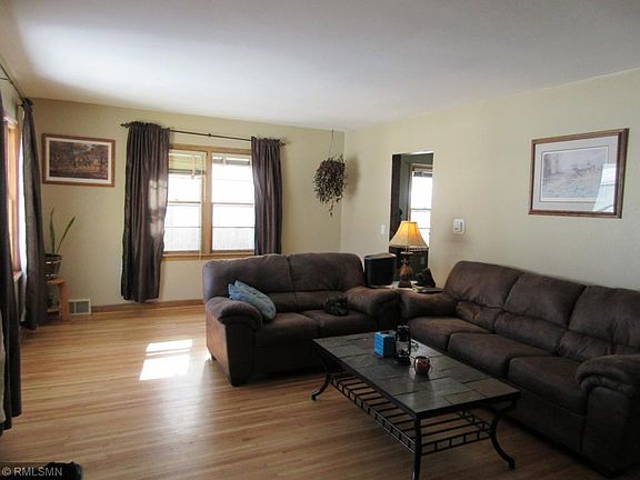 3rd image of 123 22nd Ave N