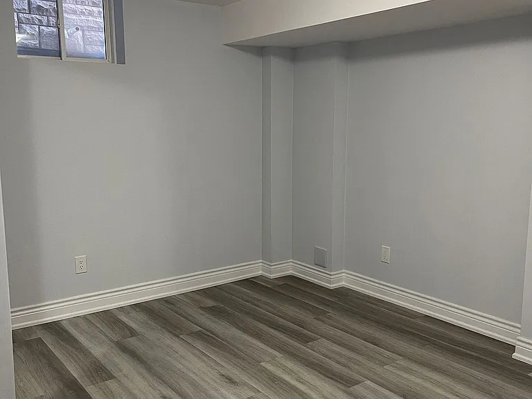 272 Cornell Park Ave #BASEMENT — Photo 4