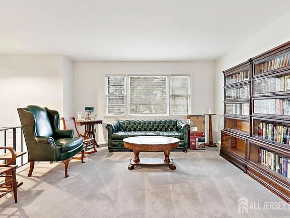 3rd image of 18 Rachele Ct