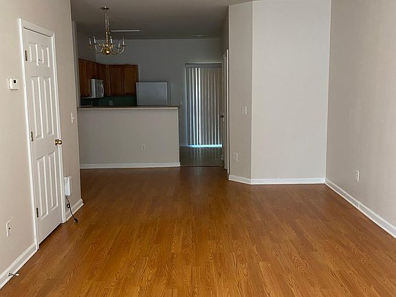 3rd image of 402 Paden Cove Trl
