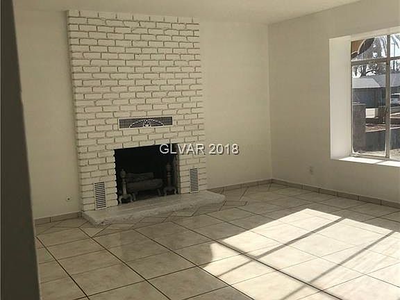 2nd image of 4028 Esmeralda Ave
