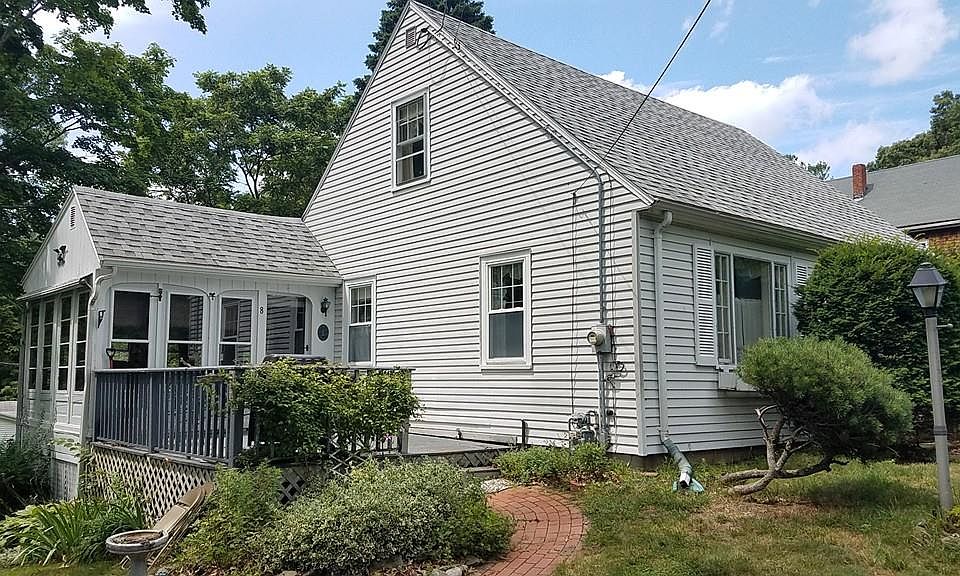 2nd image of 8 Prospect Hill St