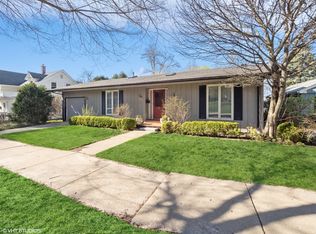 112 E Hillside Ave, Barrington, IL 60010