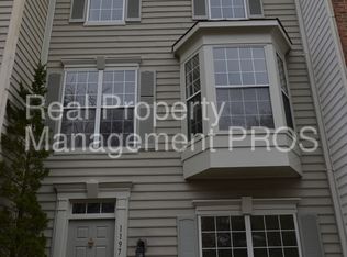 1197 Cypress Tree Pl, Herndon, VA 20170