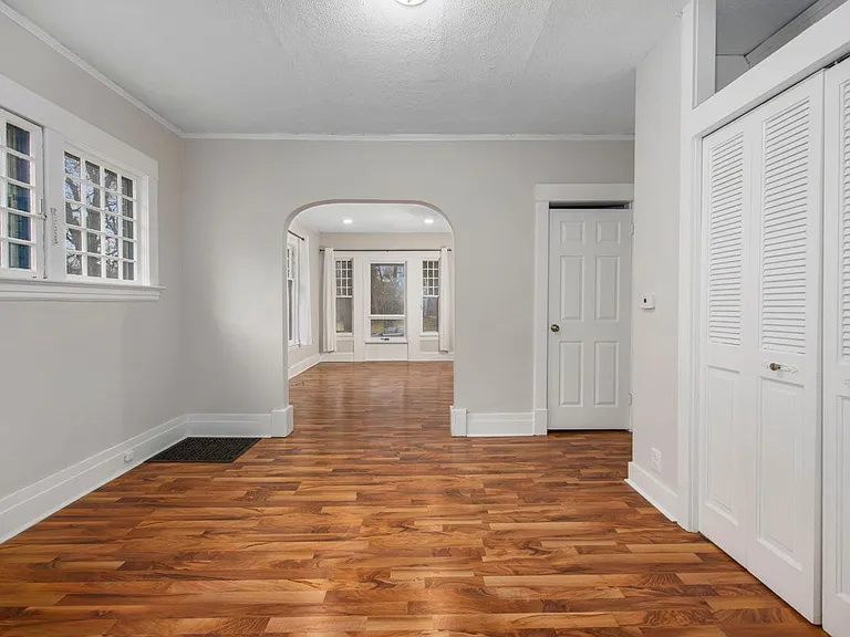 538 Logan St SE — Photo 8
