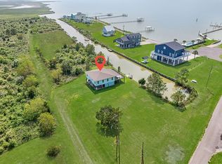 510 Flamingo Dr, Anahuac, TX 77514