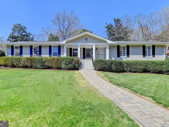 4404 E Kings Point Cir, Atlanta, GA 30338