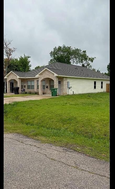 2nd image of 1 Maggie St