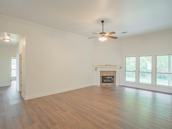 5th image of 10190 Angela Dr