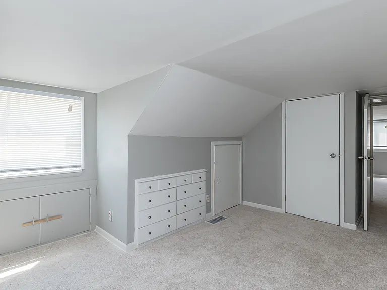 1451 Pershing Blvd — Photo 9