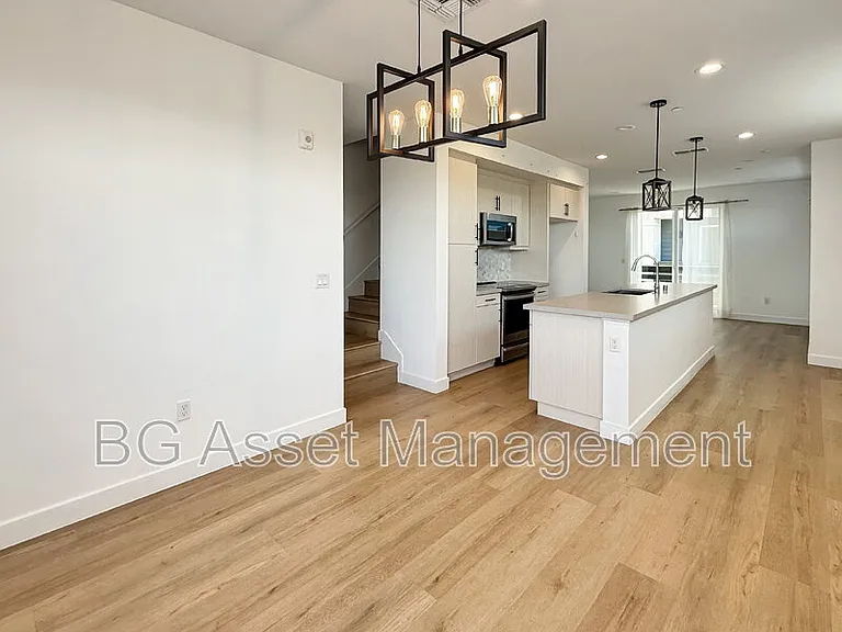 3909 Wattling St — Photo 1