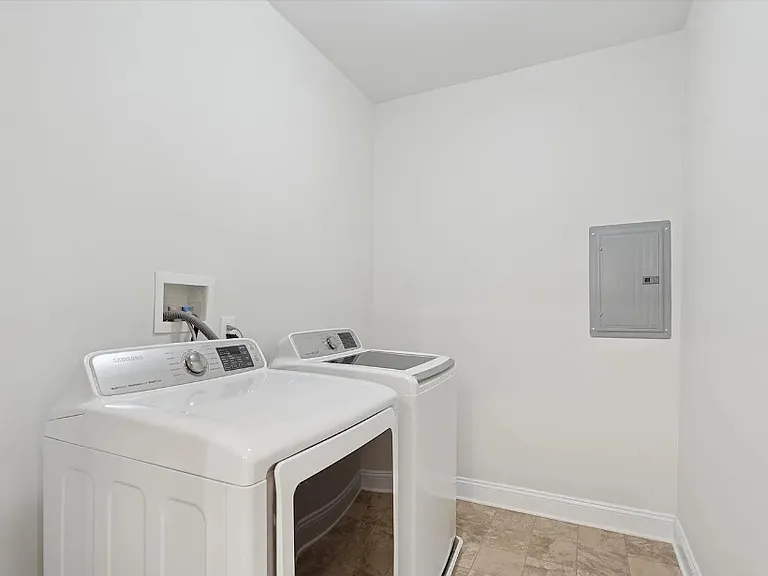 111 Gilpin Dr #B2 — Photo 3