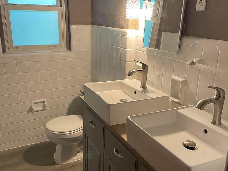 7008 Northern Dr — Photo 10