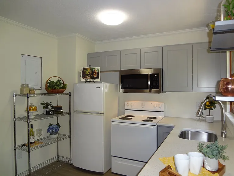 432 S Greensboro St — Photo 10