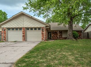 1017 Val Genes Rd, Edmond, OK 73003