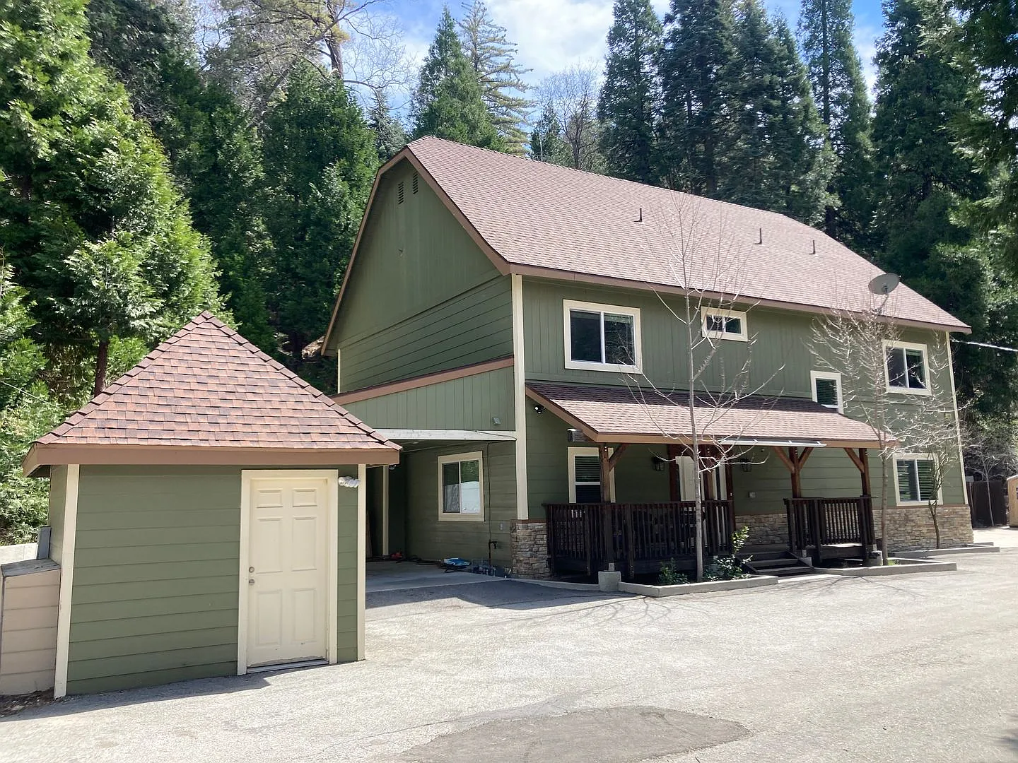 Magnificent Craftsman Style Custom Home — Photo 3