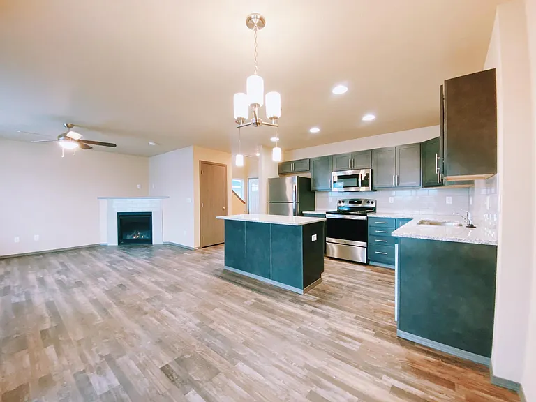 1202 N Bell St — Photo 2