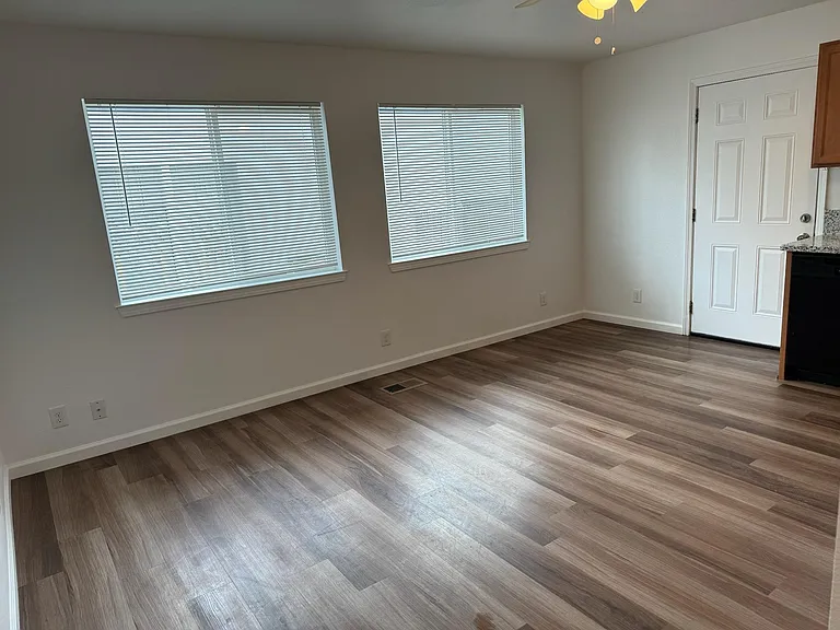 324 Claremont St — Photo 4