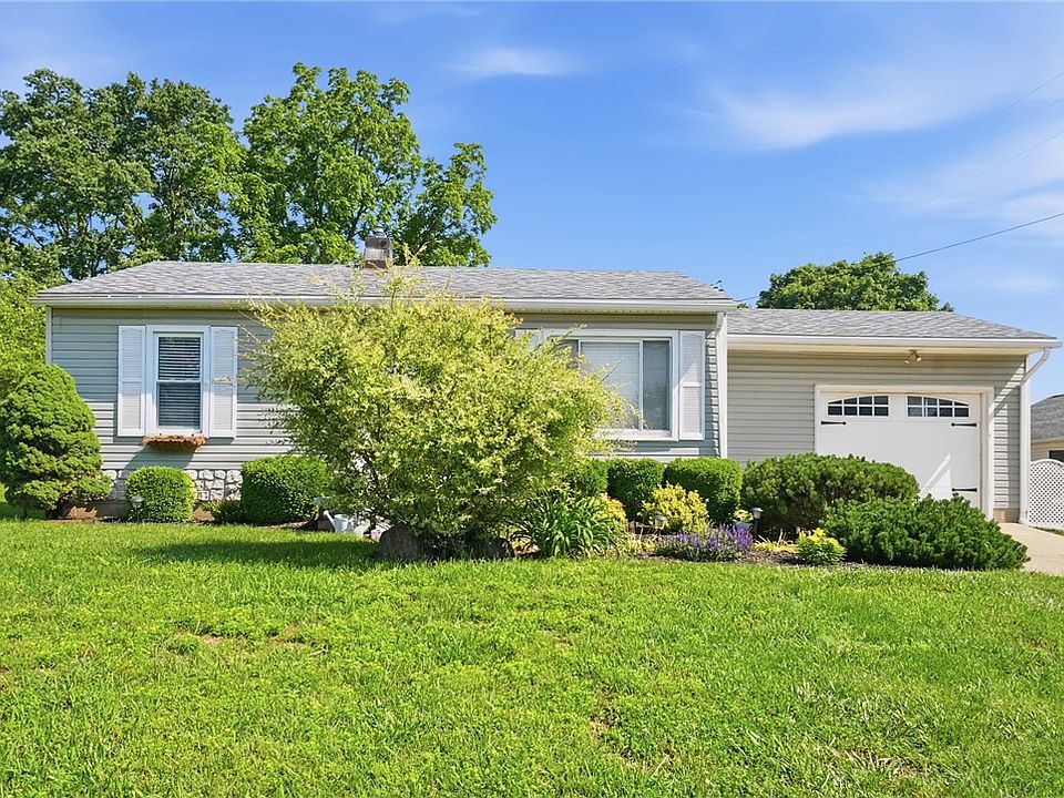 1st image of 150 Fairview Dr