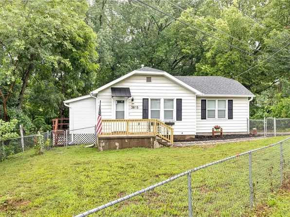 3815 E Ayrlawn Dr, Saint Joseph, MO 64503