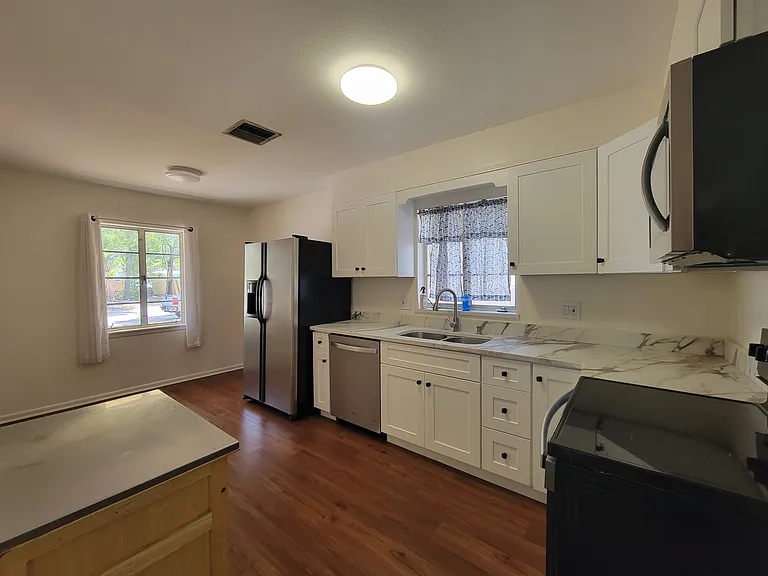 4027 Iris St N — Photo 6