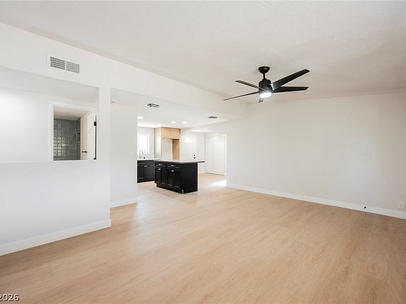4th image of 3104 Wright Ave