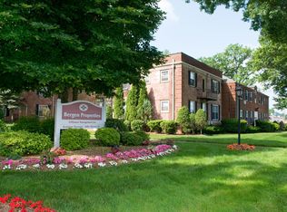 13-63 Abbott Rd N #1, Fair Lawn, NJ 07410