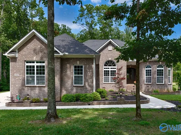 13327 S Village Square Rd SE, Huntsville, AL 35803