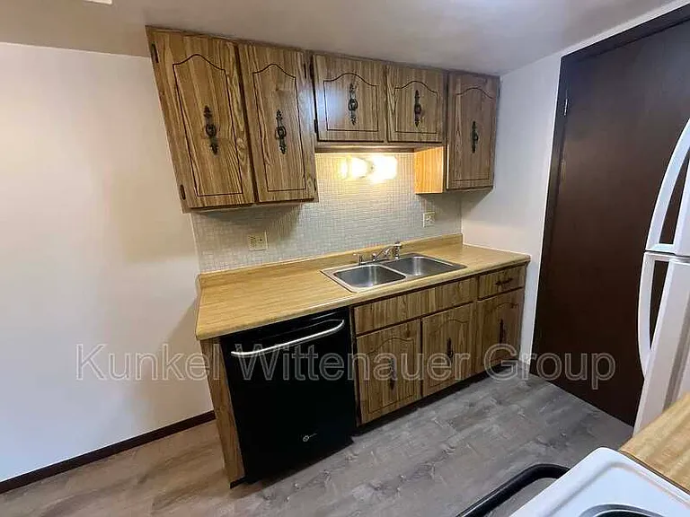 9519 W Main St — Photo 6