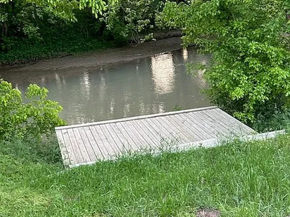 148 Meadows Dr, Elgin, TX 78621