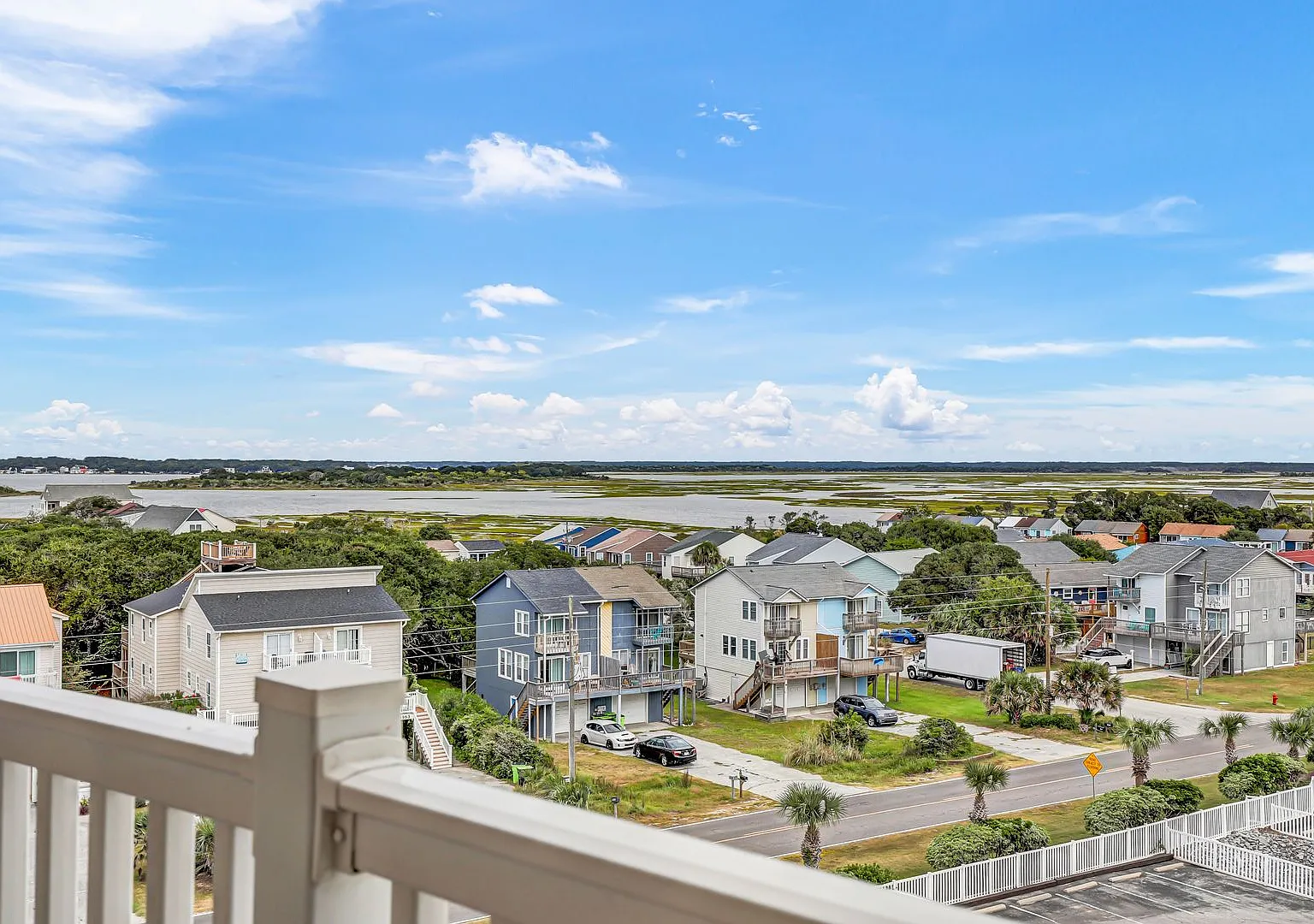 1501 St. Regis - 1 bed 2 bathroom - Condo - Oceanfront - Top Floor - Community Pool — Photo 2