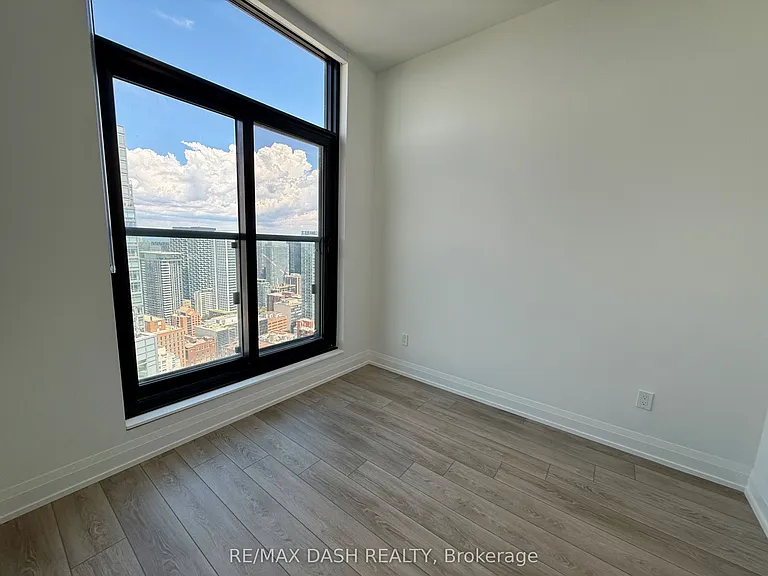 20 Soudan Ave #Penthouse 06 — Photo 10