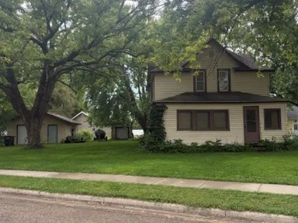 225 Main St W, Saint Clair, MN 56080