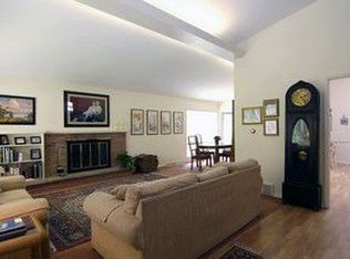 702 Illinois Rd, Wilmette, IL 60091