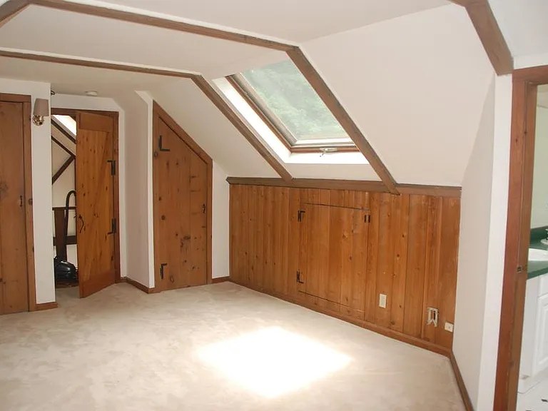 Upstairs bedroom 3