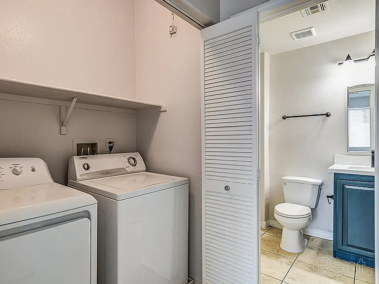 Fleetwood Apartments — Photo 19