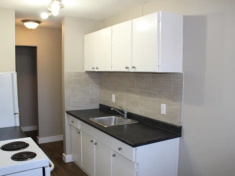 10330 123rd St NW — Photo 3