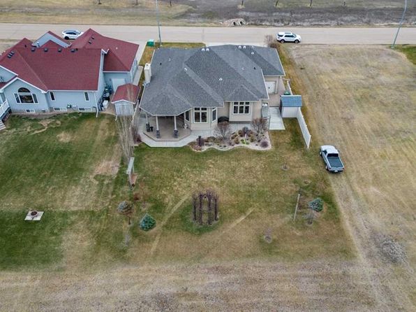 5135 W 45th St, Viking, AB T0B 4N0