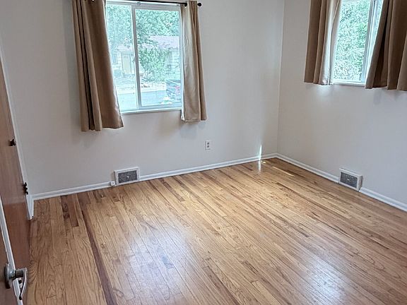 4th image of 355 28th St