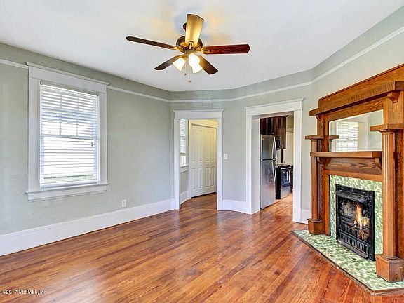 3rd image of 2118 Herschel St #A