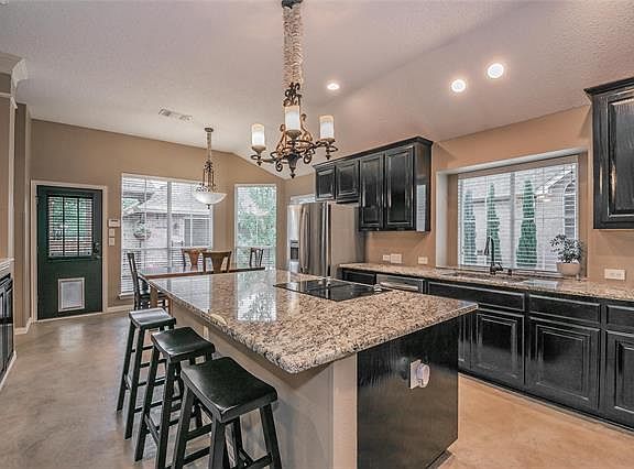 5th image of 8405 Parkdale Dr
