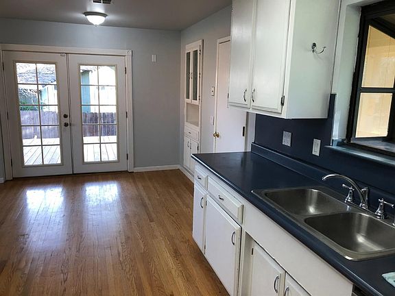 5th image of 1017 Emerald Hills Ct