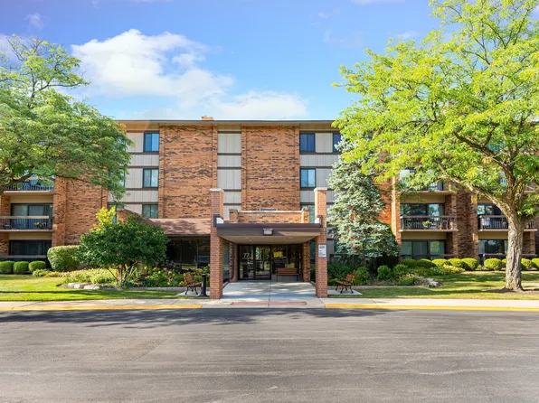 77 Lake Hinsdale Dr APT 313, Willowbrook, IL 60527